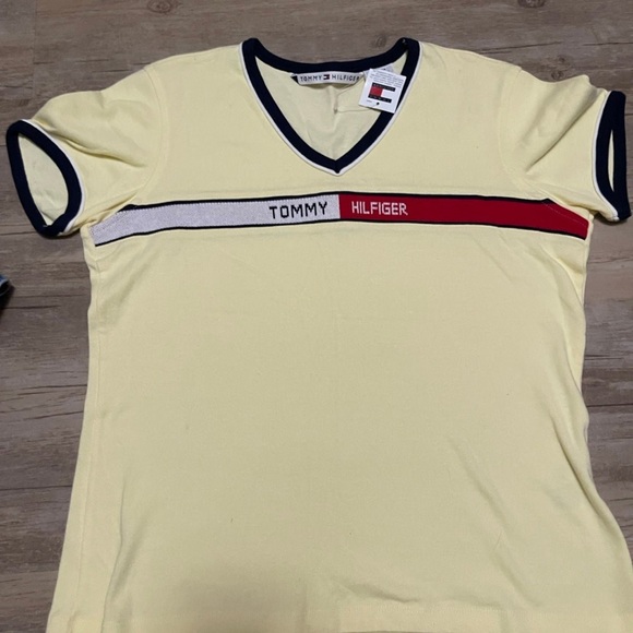 Vintage Tommy Hilfiger Y2K Womens Jean Shorts & T Shirt size 10 - Picture 3 of 10